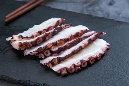 SASHIMI DE PULPO 6 PCS
